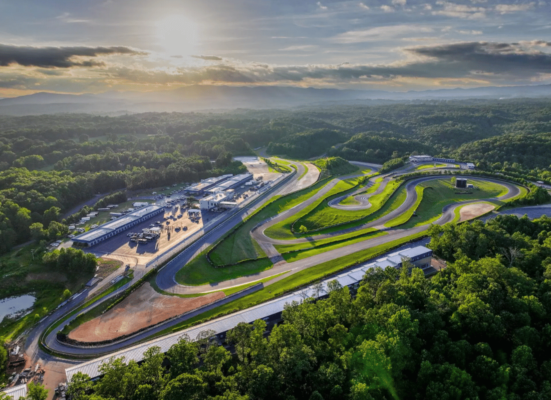 circuit_racing_or_experience_5cRkj2iM.png