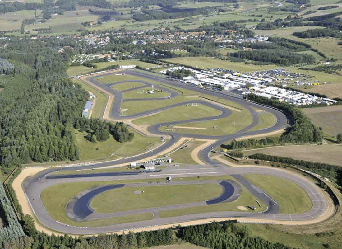 circuit_racing_or_experience_PCfzTlUb.png