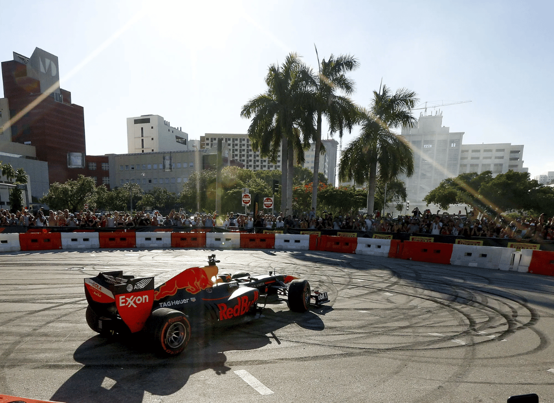 formula_one_vip_experiences_RXT9hZDQ.png