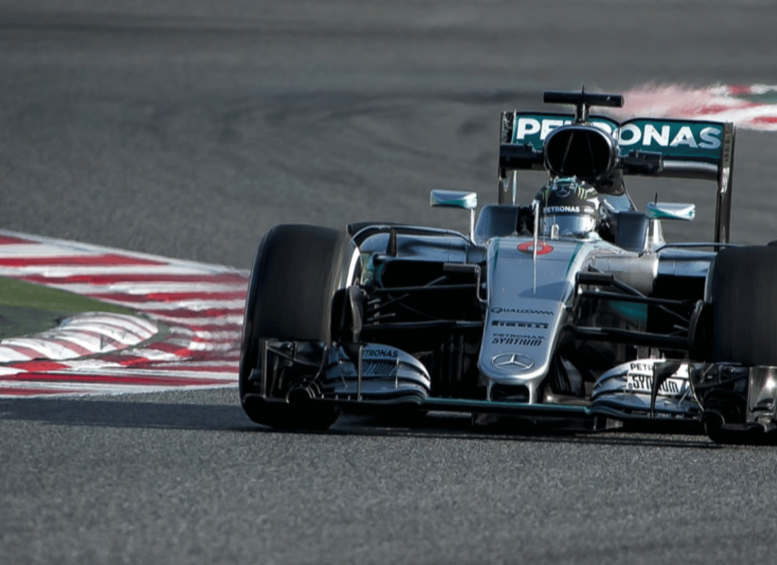 formula_one_vip_experiences_YBD0oLIY.png