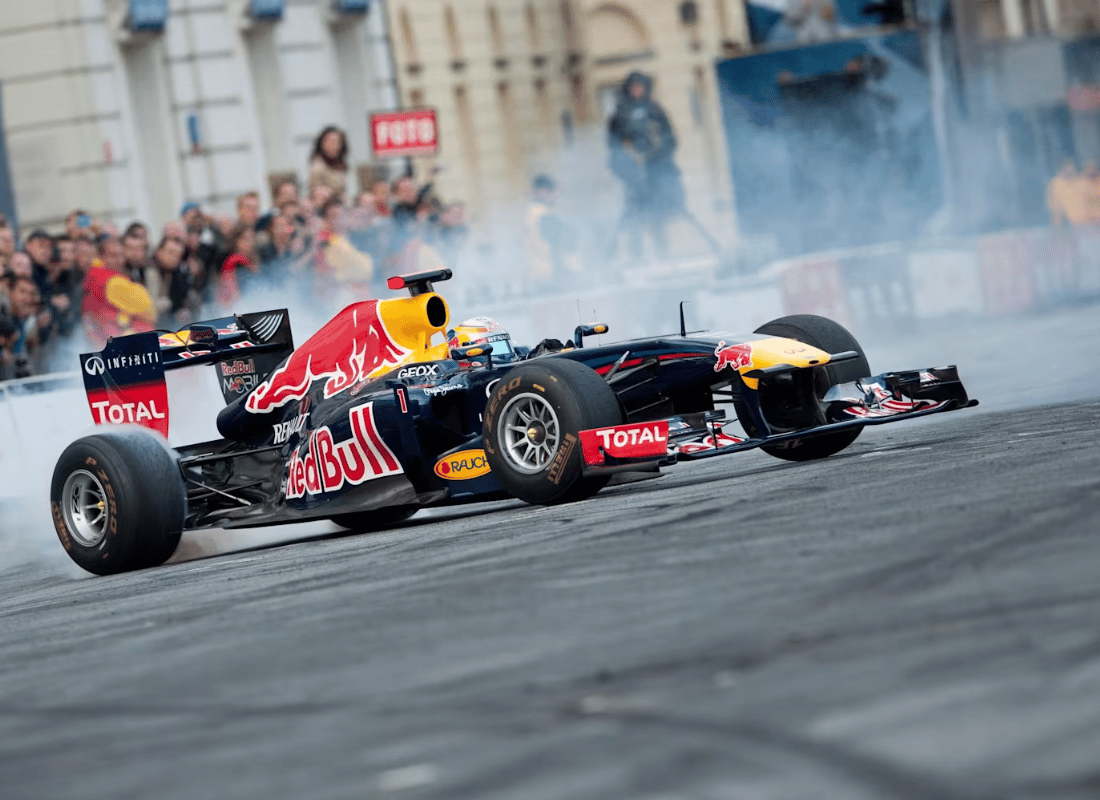 formula_one_vip_experiences_pGRFBDDe.png