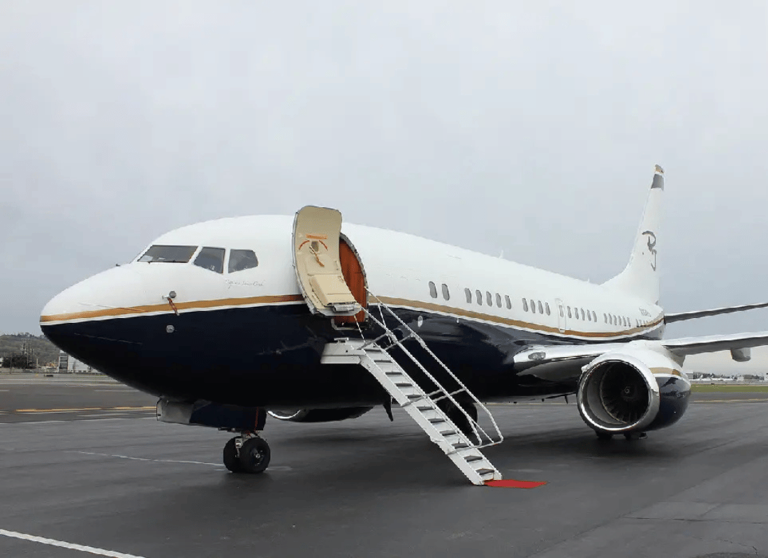 jet_rental_HeaIyuYA.png