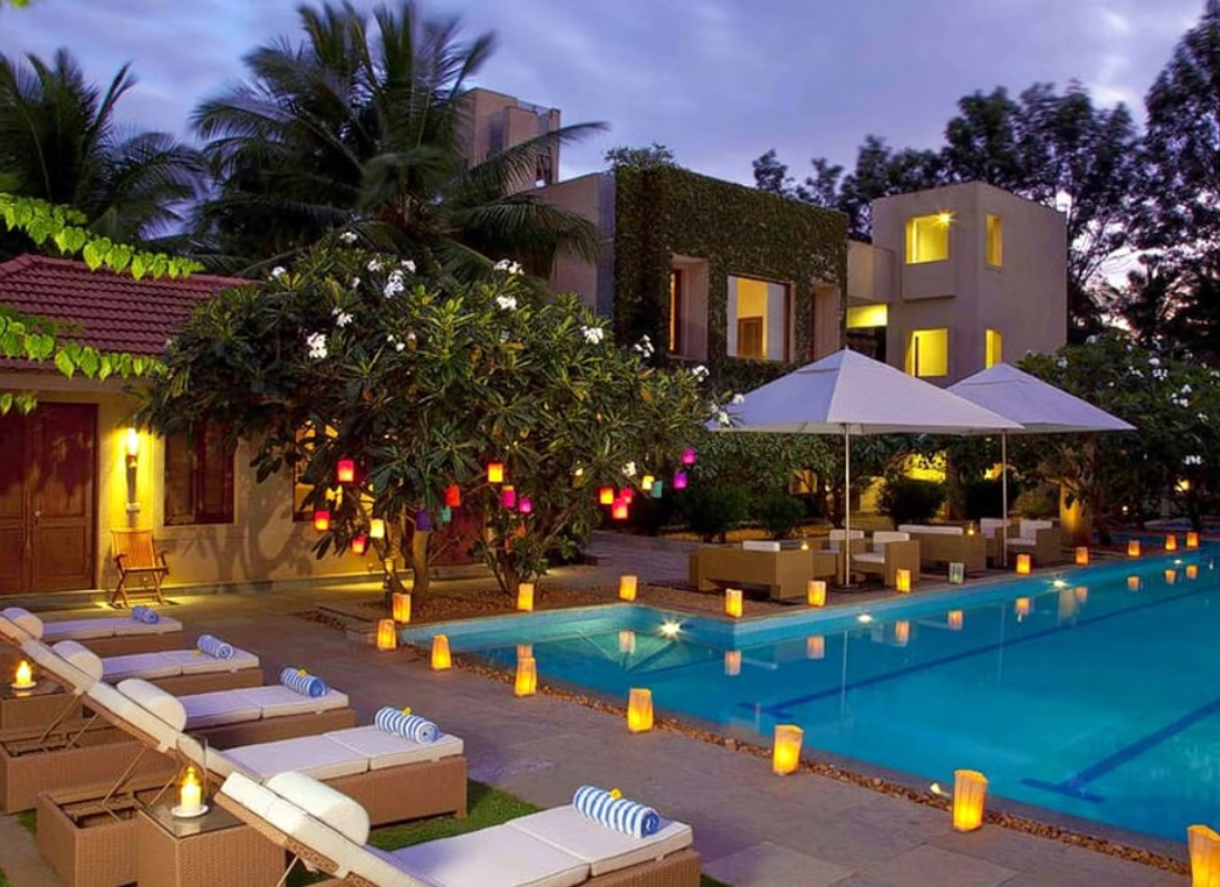 ultra-luxury_hotel_&_resort_stays_Sgad0JQc.png