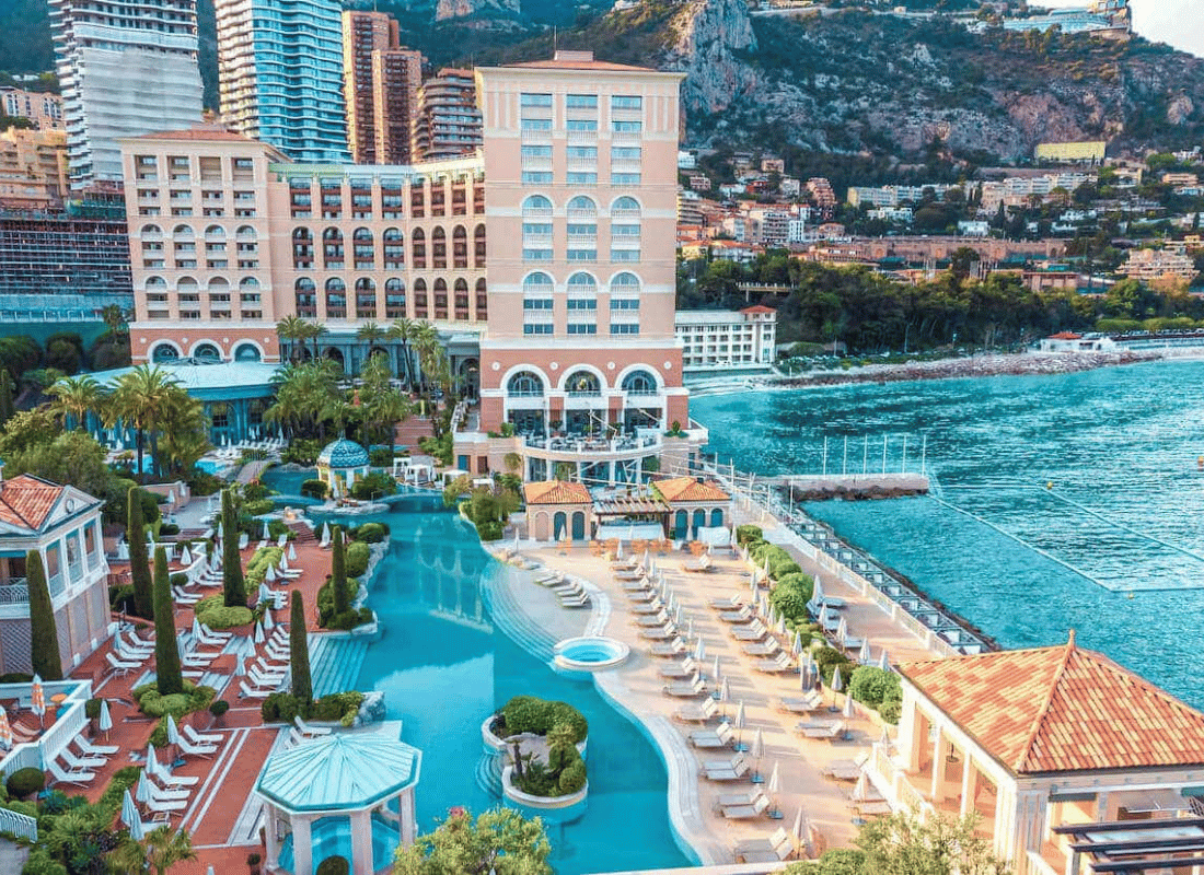 ultra‑luxury_hotel_&_resort_stays_I2xWWD3Y.png