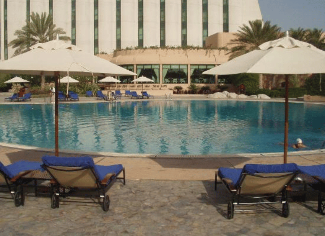 ultra‑luxury_hotel_&_resort_stays_ihEDM7FH.png