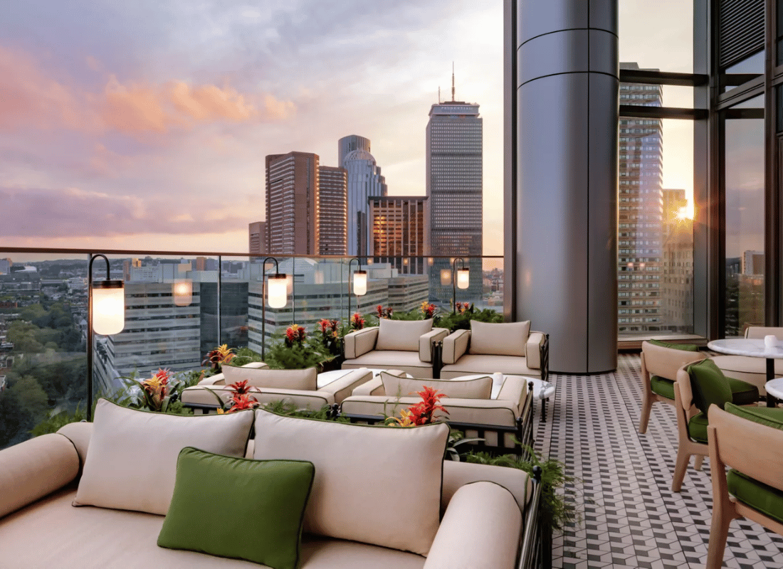 ultra‑luxury_hotel_&_resort_stays_oDAQ3Emg.png