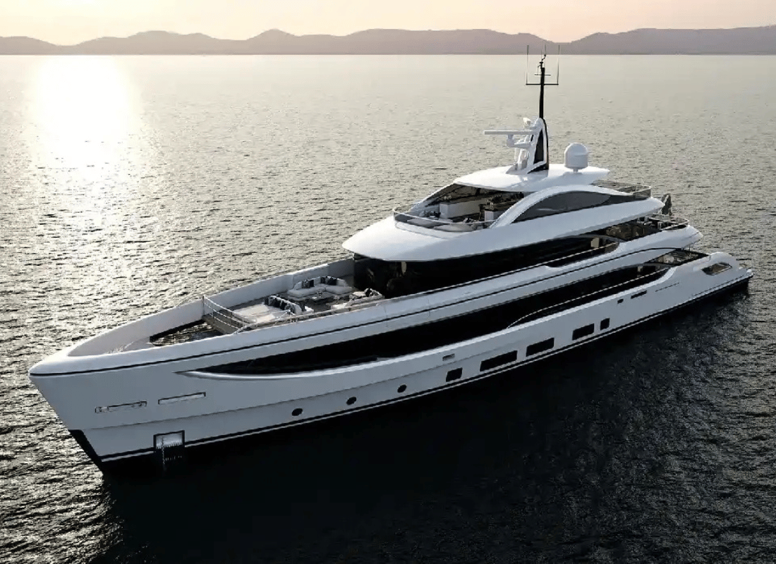 yacht_rental_LUjMhDiG.png