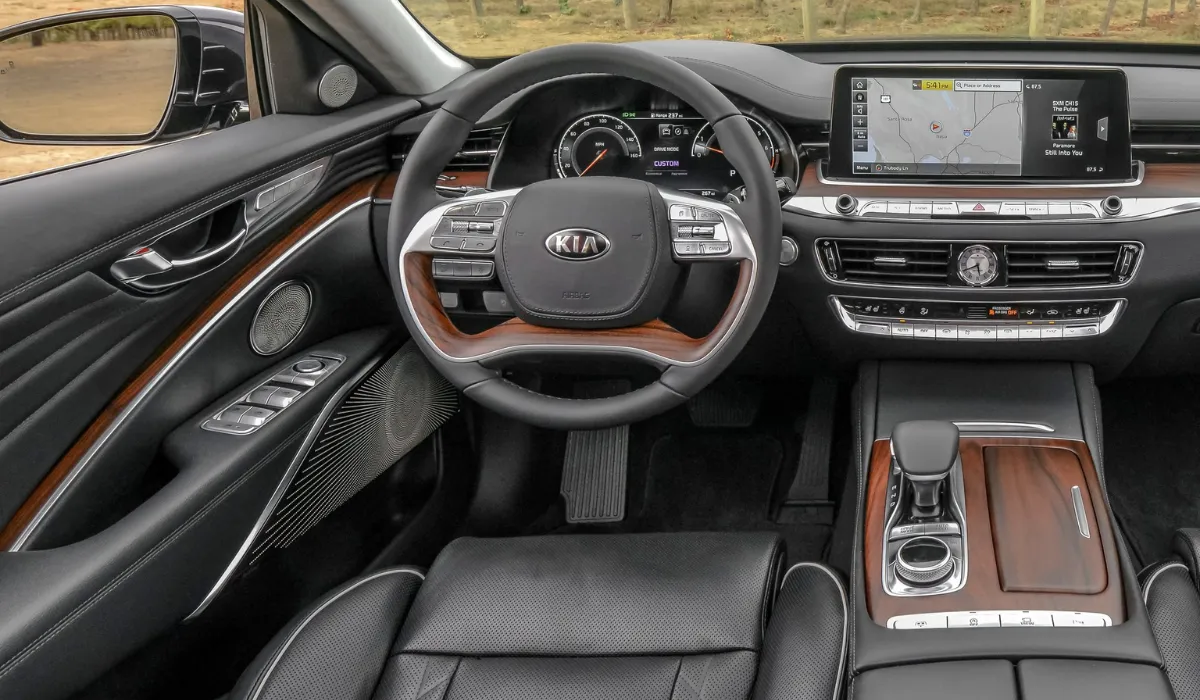 kia_k900_v8_luxury_car_rentals_near_me_used_cars_near_me_exclusive_concierge_club.webp