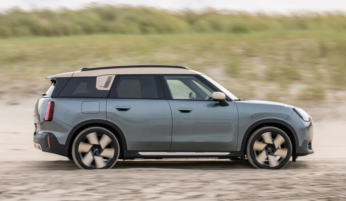 mini_countryman_cooper_se_all4_electric_best_electric_suv_rentals_best_preowned_electric_suv_exclusive_concierge_club.webp